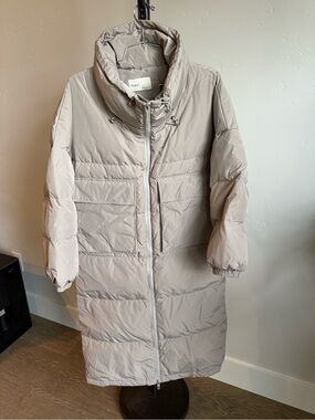 NAP Lattelier Patched Pocket Long Puffer Down Coat in Light Taupe Sand Small